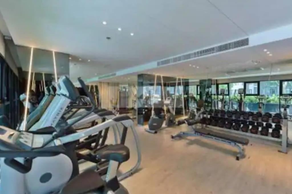 The Base Central Pattaya Quiet King-Bed With Infinity Pool & Free Netflix ภายนอก รูปภาพ